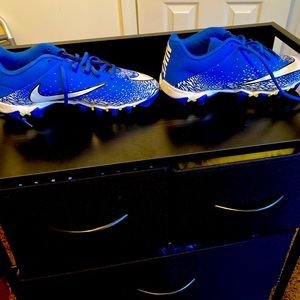 Men’s Nike size 9 Vapor Shark 2 cleats.